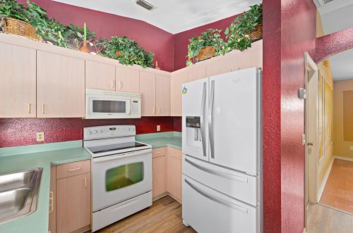 356 Ferris Dr, Fort Pierce FL 34983-8626 exterior