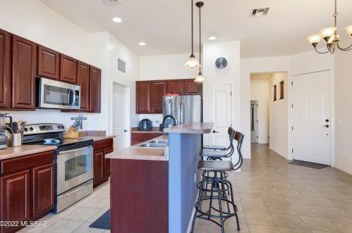 8770 Perry Park Cir, Tucson AZ  85730-1302 exterior