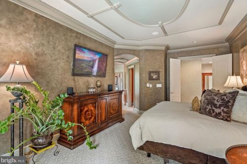 11300 Glen Rd, Rockville MD 20854-1849 exterior