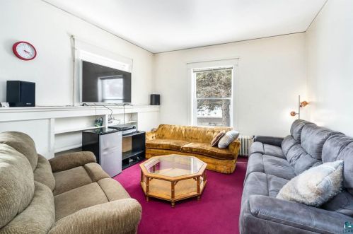 2020 3 St, Duluth MN 55805-1856 exterior