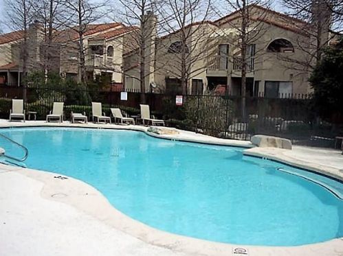 4242 Capistrano Dr, Dallas TX 75287-4033 exterior