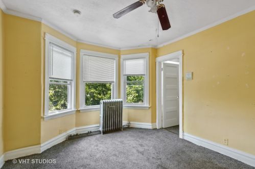 6129 Ravenswood Ave, Chicago IL  60660-2319 exterior