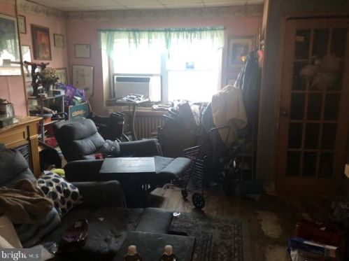 937 Jackson St, Philadelphia PA 19148-3120 exterior