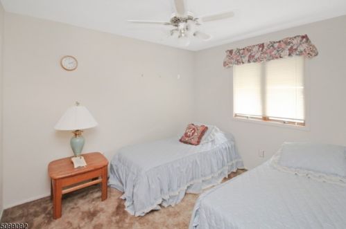 15 Glassboro Rd, Parsippany NJ 07054-3959 exterior