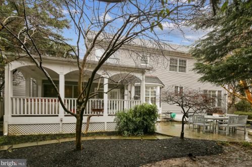 1276 Beverly Rd, Mc Lean VA 22101-2834 exterior