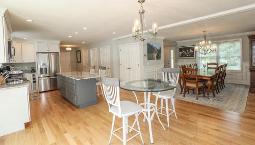 62 Hoit Rd, Concord NH  03301-1804 exterior