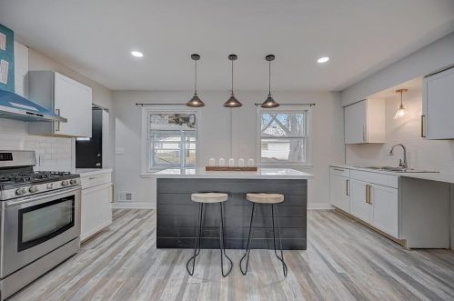 4911 76th St, Milwaukee WI  53220-4305 exterior