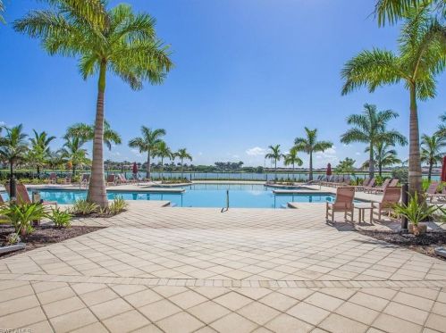 1598 Oceania Dr, Naples FL 34113 exterior