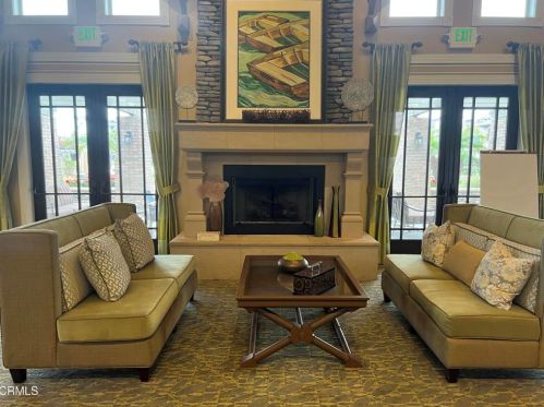 1404 Donegal Way, Oxnard CA  93035-1442 exterior