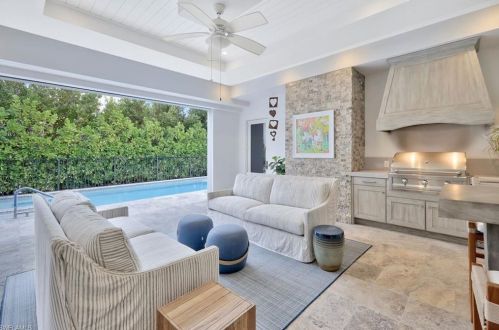 1394 1 Ave, Naples FL 34102 exterior