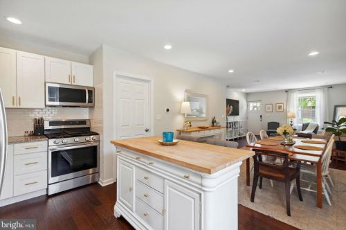 4205 Houghton St, Philadelphia PA  19128-1722 exterior