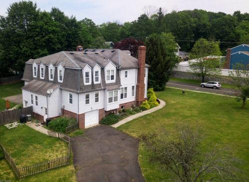 124 Leigh St, Clinton NJ 08809-1348 exterior