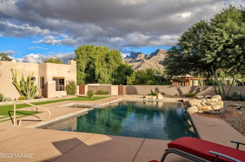 321 Golf Vw Dr, Tucson AZ 85737-9701 exterior