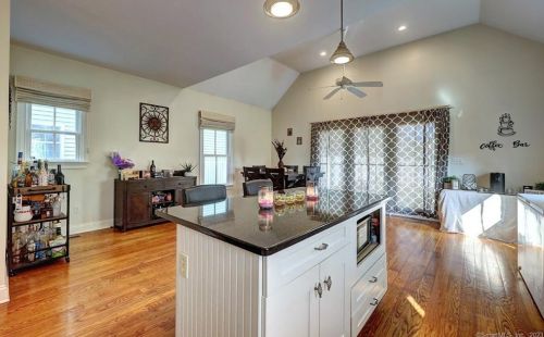 47 Chester St, Milford CT 06460-7421 exterior