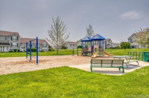 1718 Fieldstone Dr, Joliet IL 60404-8111 exterior