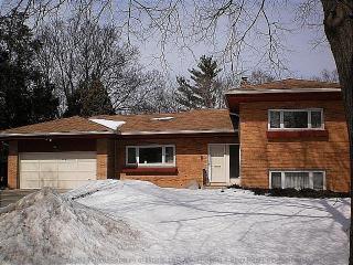 2308 Linden Leaf Dr, Glenview, IL 60025-2719