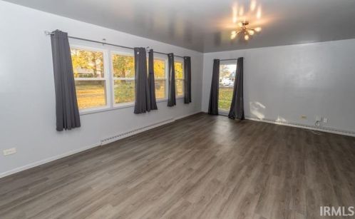 1006 Battell St, Mishawaka, IN 46545-5950