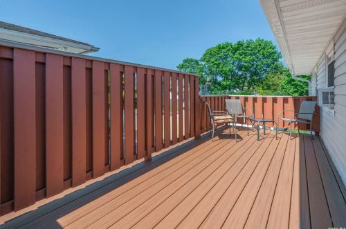 366 Great East Neck Rd, Babylon NY 11704-7616 exterior