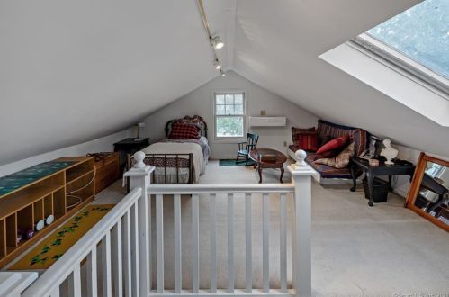 11 Dover Rd, Westport CT 06880-2627 exterior