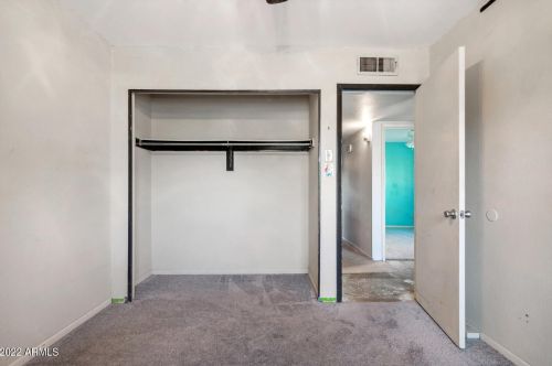 4026 Christy Dr, Phoenix AZ 85028-3108 exterior