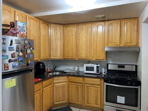 730 218th St, Bronx NY 10467-5881 exterior