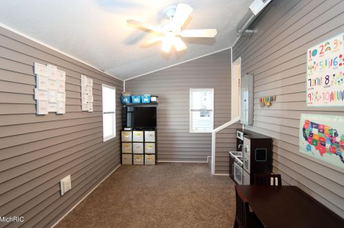 324 Lincoln Lk Ave, Lowell MI 49331-8540 exterior