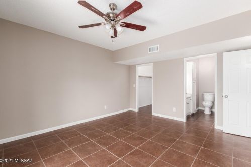 4975 Bellevue St, Tucson AZ 85712-4913 exterior