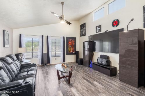 1202 Brown Ave, Tucson AZ  85710-7308 exterior