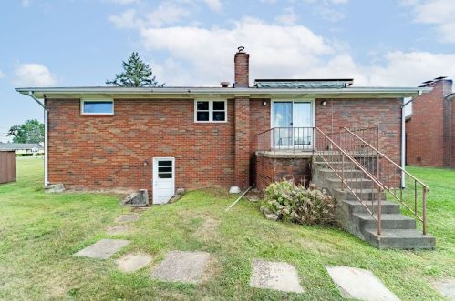 430 Herbst Manor Rd, Moon Twp, PA 15108-3616