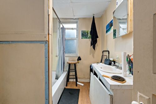 165 18 St, Pittsburgh PA 15203-1630 exterior