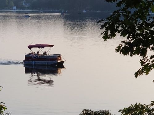 9 Apache Trl, Rockaway NJ  07866-1028 exterior