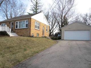 10445 Howard Ave, Milwaukee, WI 53228-1315