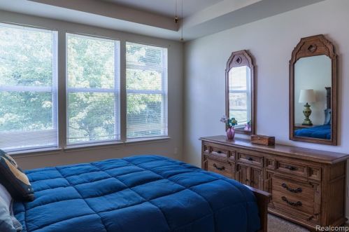 23583 Rossiter Dr, Macomb Township MI 48042-4846 exterior