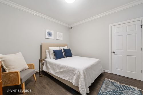 2044 Bissell St, Chicago IL 60614-4206 exterior