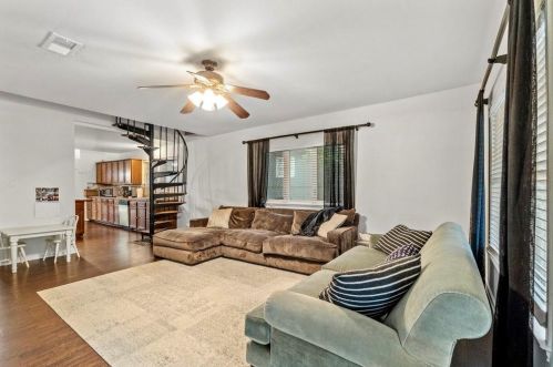 2204 Forest Trl, Austin TX  78703-2934 exterior