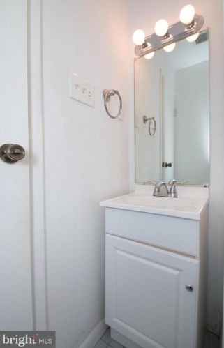 1144 4 St, Philadelphia PA 19133-3208 exterior