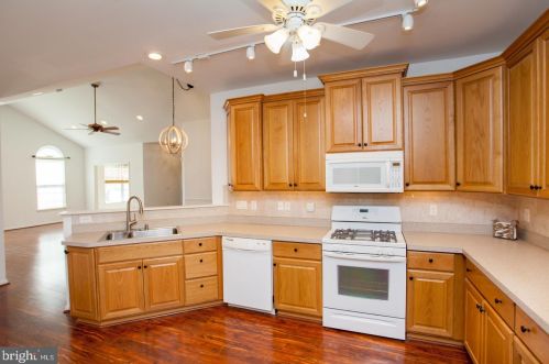 145 Villa Dr, Warminster PA 18974-3783 exterior