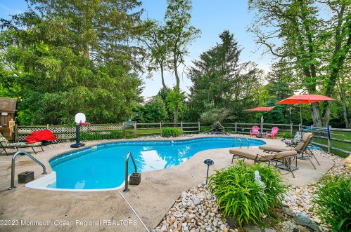 38 Normandy Ct, Middletown NJ 07748-3221 exterior