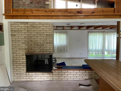 4000 Javins Dr, Alexandria VA  22310-2037 exterior