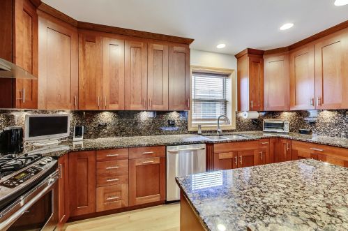 6221 Kildare Ave, Chicago IL 60803-2109 exterior