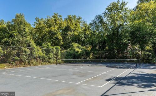 7333 New Hampshire Ave, Silver Spring MD  20912-6958 exterior