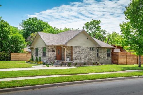 3804 Eaton Dr, Dallas TX  75220-5054 exterior