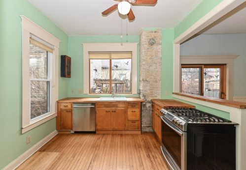 309 Mineral St, Milwaukee WI 53204-1739 exterior