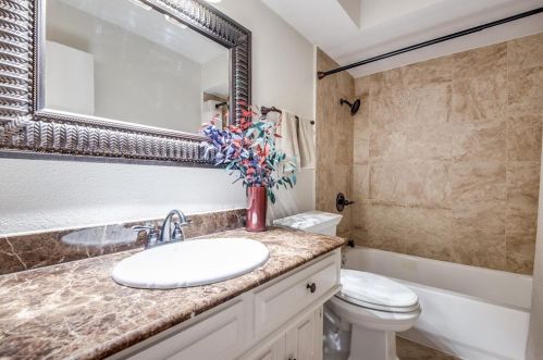 10727 Cox Ln, Dallas TX 75229-5211 exterior