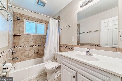 1817 Baldwin Dr, Mc Lean VA 22101-5055 exterior