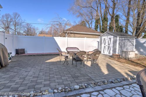 25 Fulton St, East Freehold NJ 07728-1811 exterior