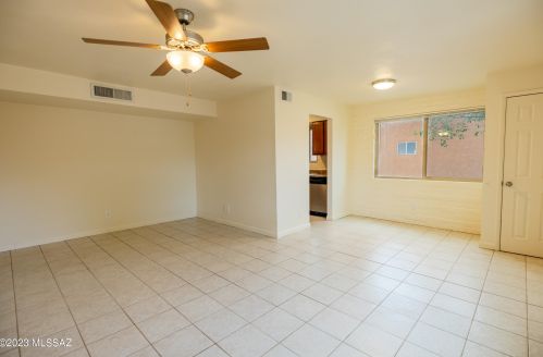 6581 Calle La Paz, Tucson AZ  85715-4072 exterior