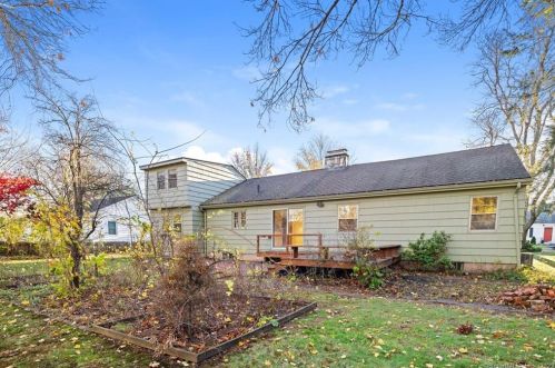 407 Woodbridge St, Manchester, CT 06042-3231