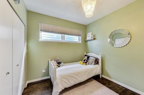 2100 Bingham St, Chicago IL 60647-4033 exterior