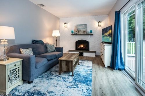 86 Woodbine Ave, Mount Olive NJ 07828-3152 exterior